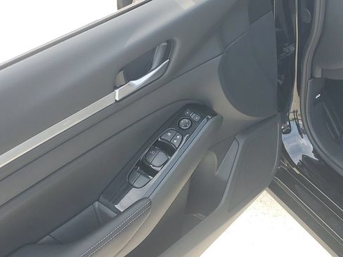 Certified 2023 Nissan Altima 2.5 SV FWD image 26