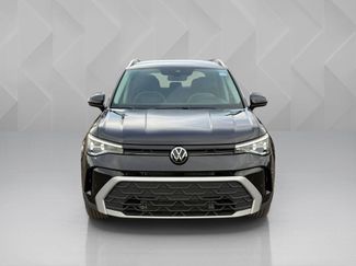 Used 2025 Volkswagen Taos SE FWD video 2