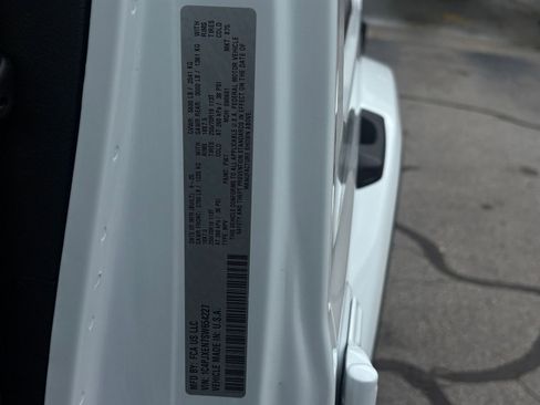 Used 2025 Jeep Wrangler Unlimited Sahara AWD/4WD image 29