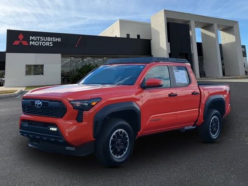 Used 2024 Toyota Tacoma TRD Off-Road w/ TRD Off Road Upgrade Package AWD/4WD image 1
