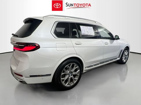 Used 2025 BMW X7 xDrive40i AWD/4WD image 4