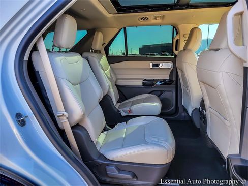 Used 2022 Ford Explorer Platinum image 33