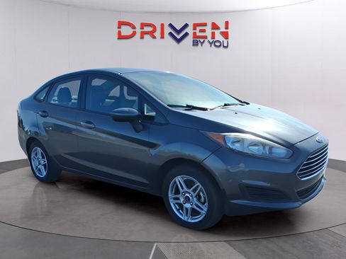 Used 2019 Ford Fiesta SE image 9