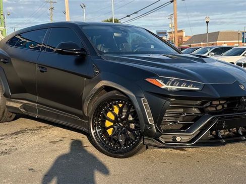 Used 2021 Lamborghini Urus AWD/4WD image 10