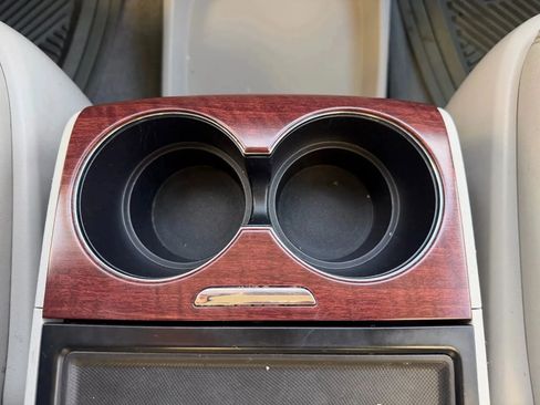 Used 2014 Toyota Sienna XLE image 22