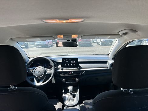 Used 2019 Kia Forte LXS FWD image 12