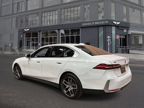 Used 2026 BMW 530i xDrive AWD/4WD image 3