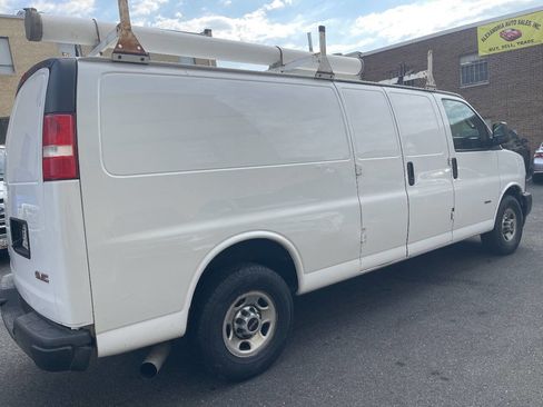 Used 2018 GMC Savana 2500 Extended RWD image 9