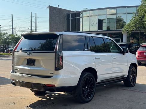 Used 2022 Cadillac Escalade Sport Platinum w/ LPO, ONYX Package AWD/4WD image 9