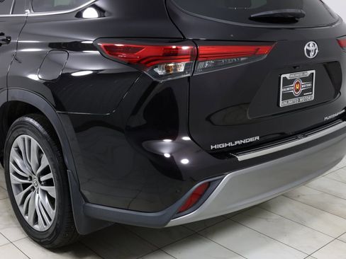 Used 2021 Toyota Highlander Platinum image 50