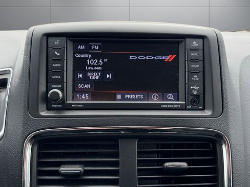 Used 2018 Dodge Grand Caravan SE FWD image 21