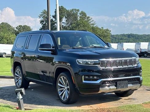 Used 2022 Jeep Grand Wagoneer Series II w/ Premium Group II AWD/4WD image 9