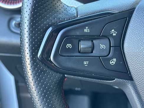 Used 2024 Chevrolet Trax RS w/ Sunroof Package image 29