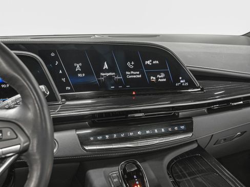 Used 2024 Cadillac Escalade Sport w/ LPO, ONYX Package image 22