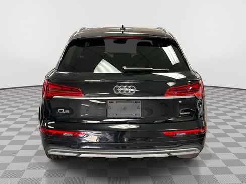 Used 2023 Audi Q5 2.0T Premium w/ Convenience Package image 3