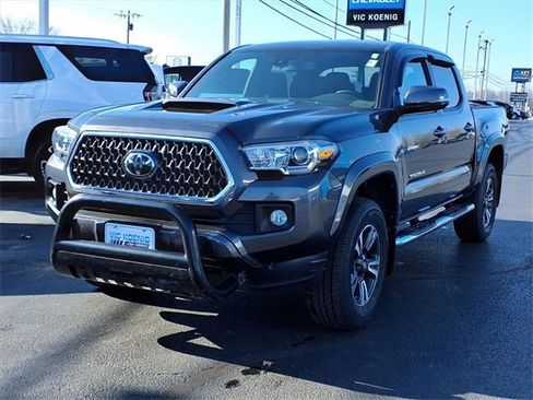 Used 2019 Toyota Tacoma TRD Sport image 5