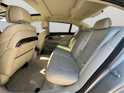 Used 2016 BMW 750i RWD image 40