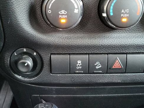 Used 2011 Jeep Wrangler Unlimited Sport AWD/4WD image 21