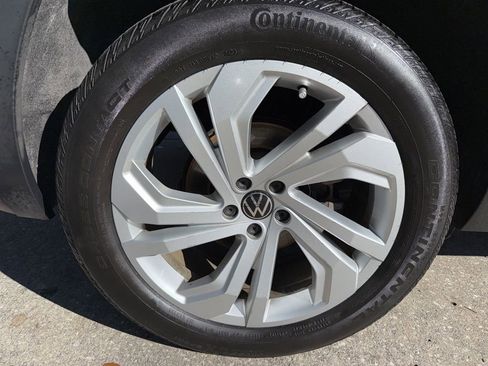 Used 2021 Volkswagen Atlas Cross Sport SEL image 42