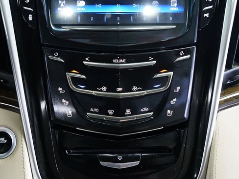 Used 2018 Cadillac Escalade Premium Luxury image 24