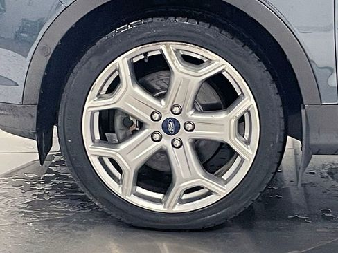 Used 2019 Ford Escape Titanium image 17