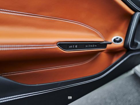 Used 2018 Ferrari GTC4Lusso image 35