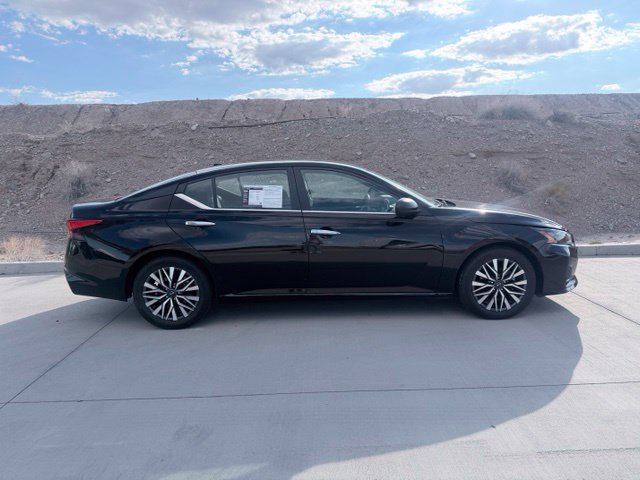 Certified 2025 Nissan Altima 2.5 SV FWD image 4