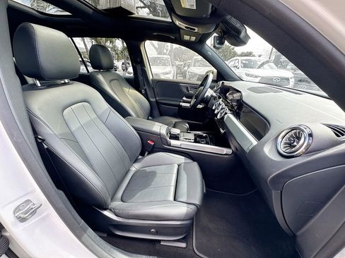 Used 2023 Mercedes-Benz EQB 300 4MATIC image 31