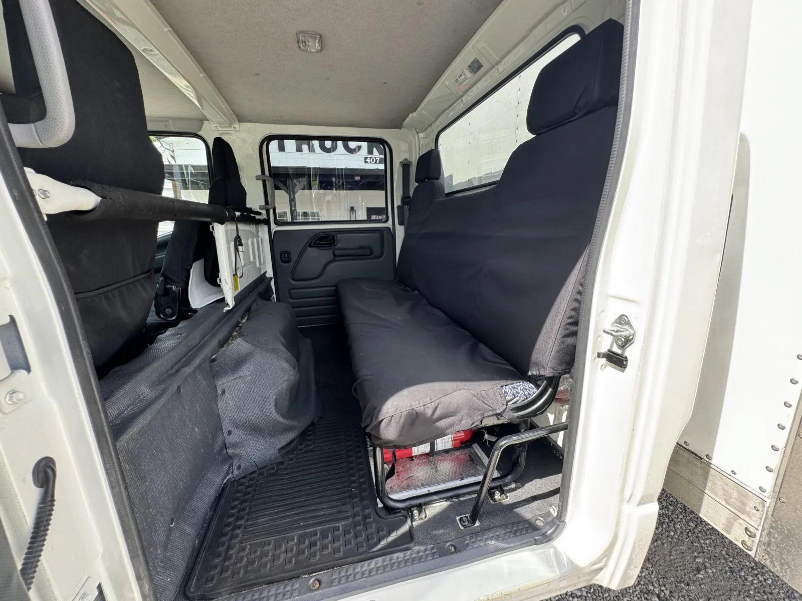 Used 2024 Isuzu NPR RWD image 23