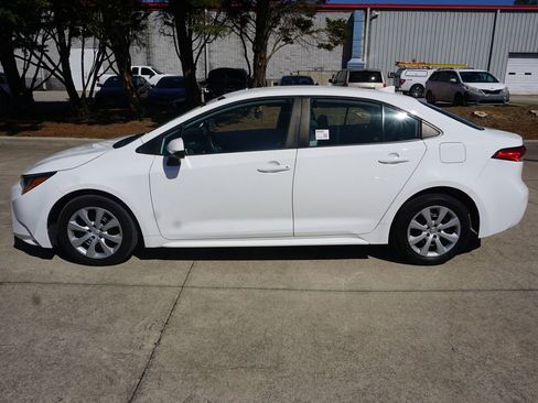 Used 2023 Toyota Corolla LE image 18