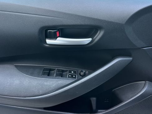 Used 2021 Toyota Corolla LE FWD image 11