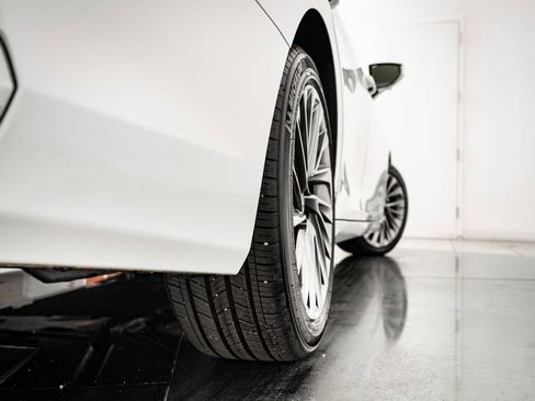 Certified 2025 Lexus ES 300h w/ Luxury Package image 49