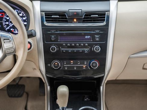 Used 2014 Nissan Altima 2.5 S FWD image 21