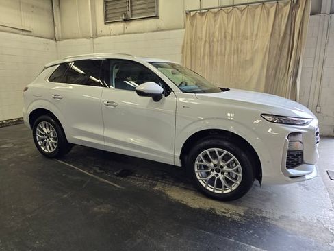 New 2026 Audi Q3 quattro 2.0T AWD/4WD image 5