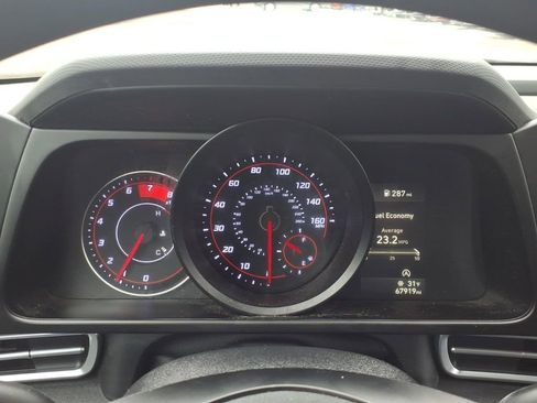 Used 2021 Hyundai Elantra SE image 29