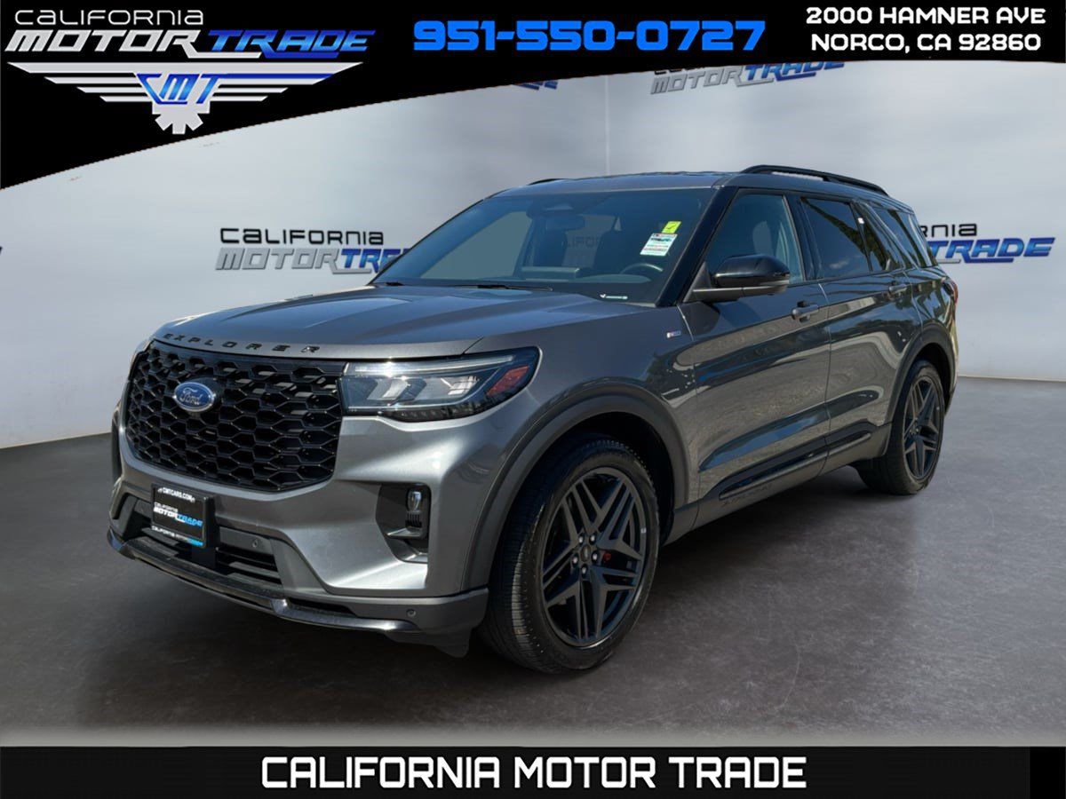 Used 2025 Ford Explorer ST-Line w/ Premium Package RWD image 1