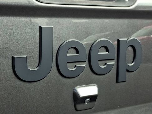 Used 2021 Jeep Gladiator Sport w/ Trailer Tow Package AWD/4WD image 8