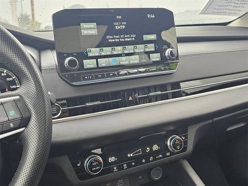 Used 2024 Mitsubishi Outlander SE image 20