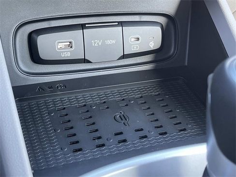 Used 2026 Hyundai Venue SEL image 32