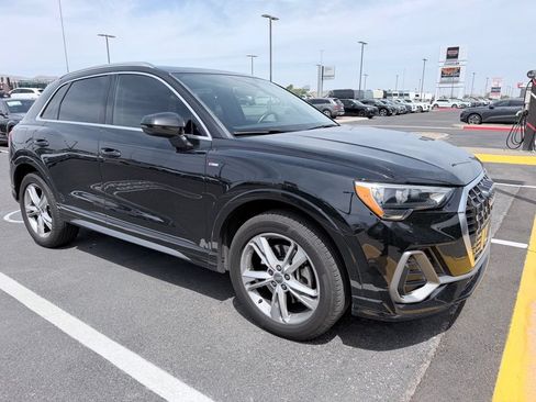 Used 2020 Audi Q3 2.0T Premium w/ Convenience Package AWD/4WD image 3