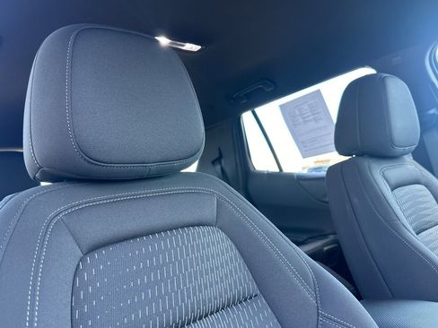 Used 2025 Chevrolet Equinox LT image 18