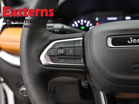 Used 2025 Jeep Compass Limited AWD/4WD image 14
