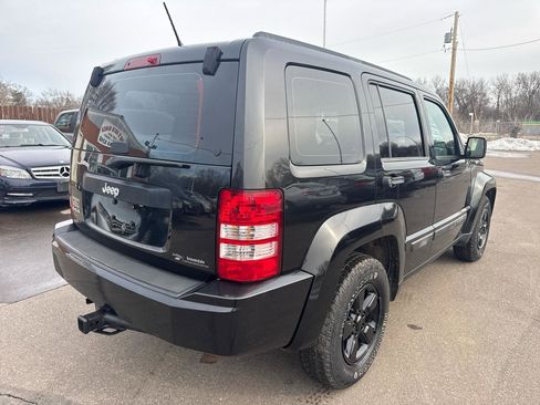 Used 2012 Jeep Liberty Sport image 5