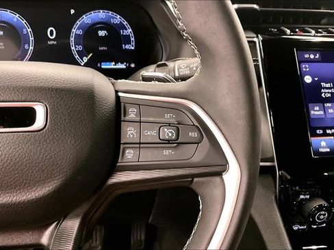 Used 2024 Jeep Grand Cherokee Altitude AWD/4WD image 28