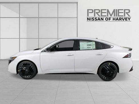 New 2026 Nissan Sentra SR w/ SR Premium Package FWD image 2