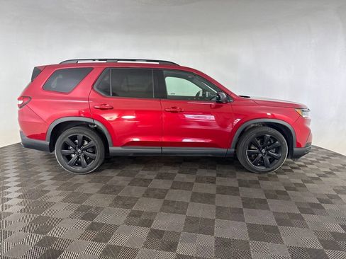 Certified 2025 Honda Pilot Black Edition image 4