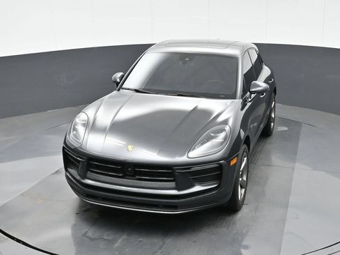 Used 2024 Porsche Macan AWD/4WD image 33