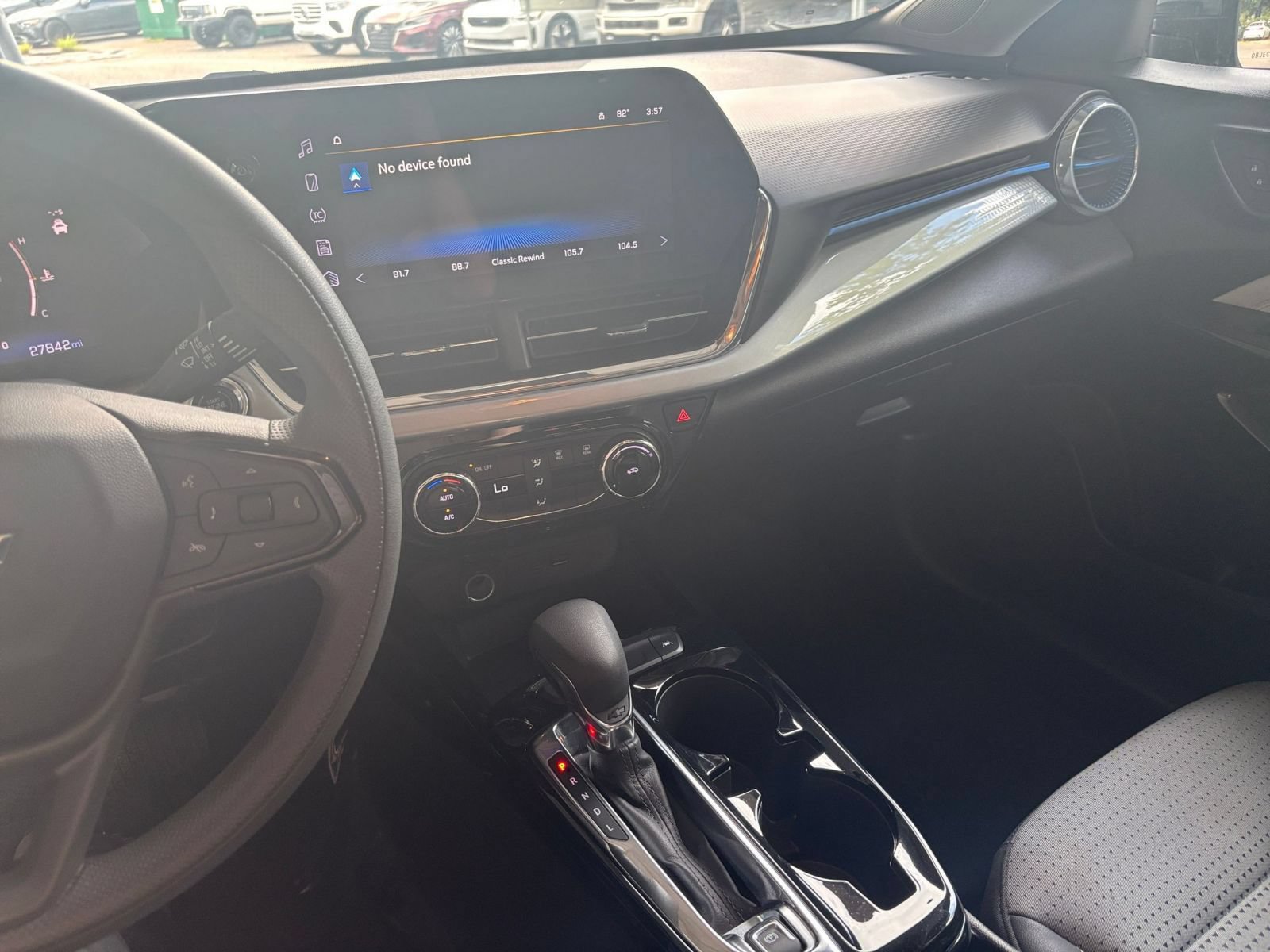 Used 2025 Chevrolet Trax LT FWD image 16