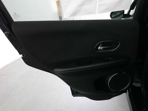 Used 2017 Honda HR-V EX image 24
