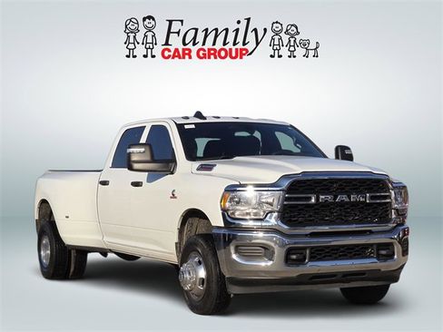 Used 2024 RAM 3500 Tradesman w/ Chrome Appearance Group image 2